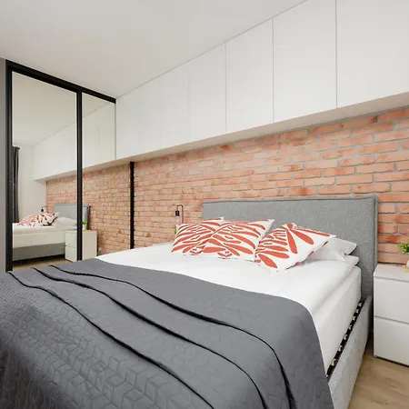 Apartman Industrial With Parking Wola By Renters