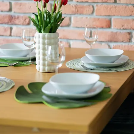 Apartman Industrial With Parking Wola By Renters Varsó