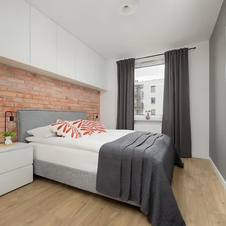 Industrial With Parking Wola By Renters