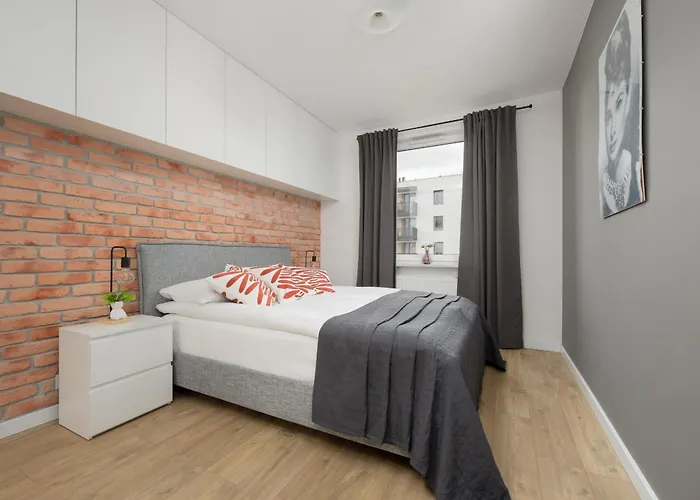 Industrial With Parking Wola By Renters