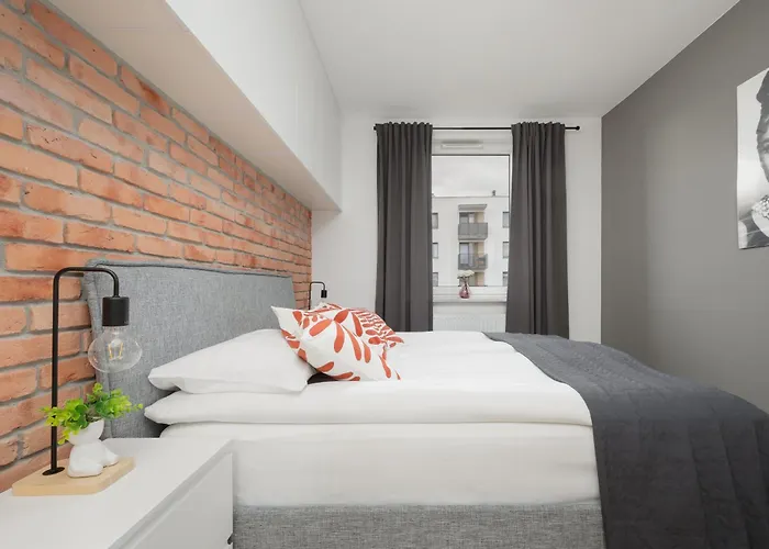 Industrial With Parking Wola By Renters شقة وارسو